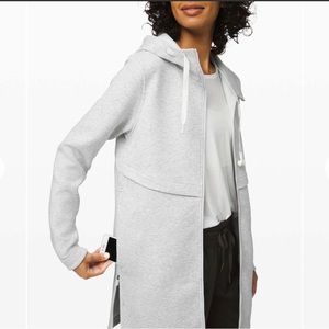 Lululemon Long Horizons Hoodie
Heathered Core Ultra Light Grey